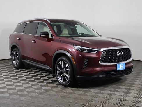 Used 2024 INFINITI QX60 Luxe w/ Vision Package AWD/4WD image 2