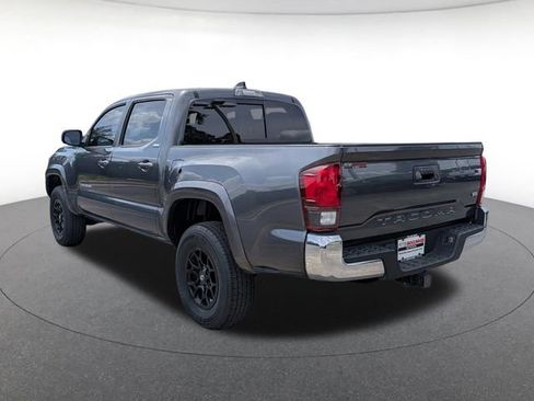 Used 2021 Toyota Tacoma SR5 RWD image 4