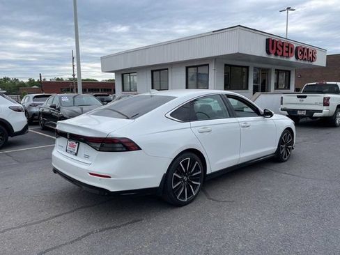 Used 2023 Honda Accord Touring image 4