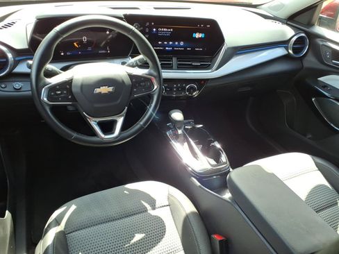 Used 2024 Chevrolet Trax LT w/ Driver Confidence Package FWD image 12