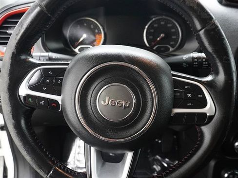 Used 2016 Jeep Renegade Trailhawk AWD/4WD image 12