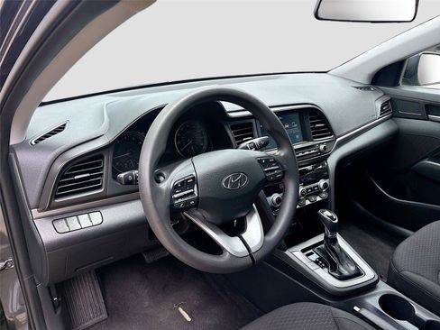 Used 2020 Hyundai Elantra SEL w/ Cargo Package (C1) FWD image 9