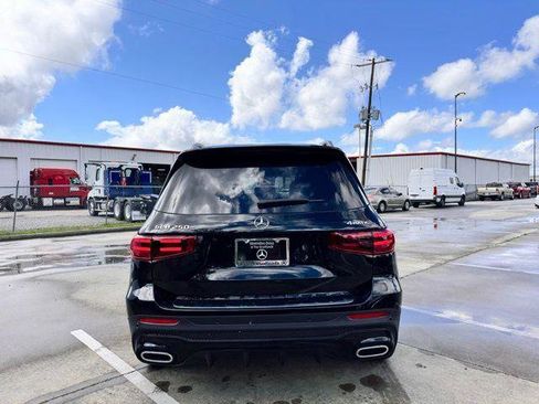 Certified 2024 Mercedes-Benz GLB 250 4MATIC image 22