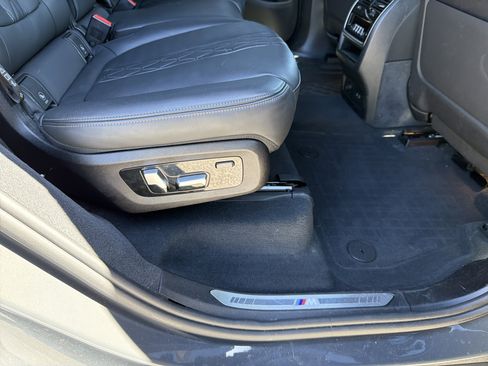 Used 2024 BMW X7 M60i w/ Executive Package image 21