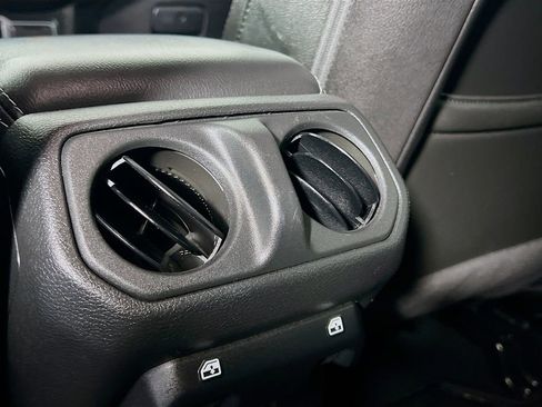 Used 2022 Jeep Gladiator Overland w/ Popular Equipment Package image 25