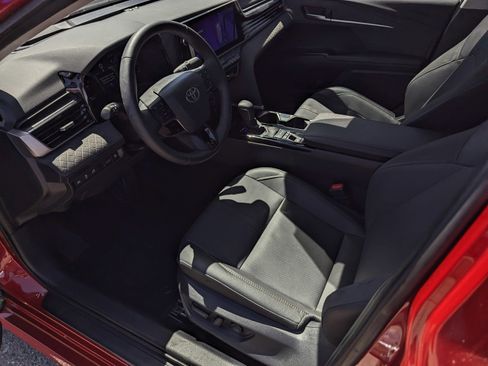 Used 2025 Toyota Camry XLE w/ Premium Package FWD image 10