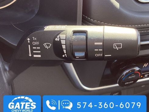 Used 2024 Nissan Rogue SV image 27