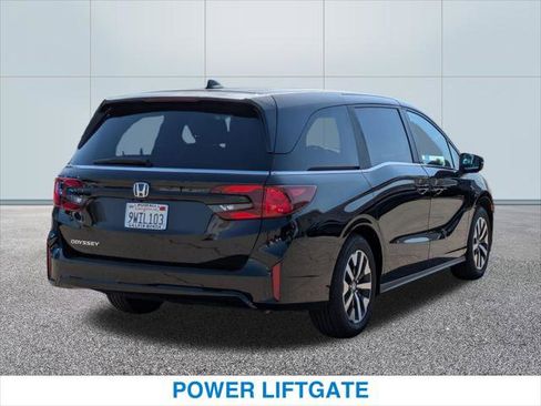 Certified 2026 Honda Odyssey EX-L image 7