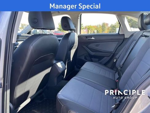 New 2026 Volkswagen Jetta SE FWD image 22