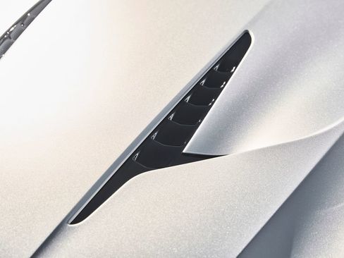 Used 2025 Aston Martin Vanquish RWD image 7