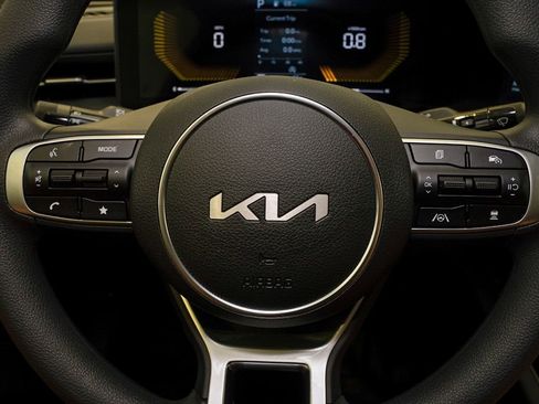 New 2026 Kia K5 LXS FWD image 18