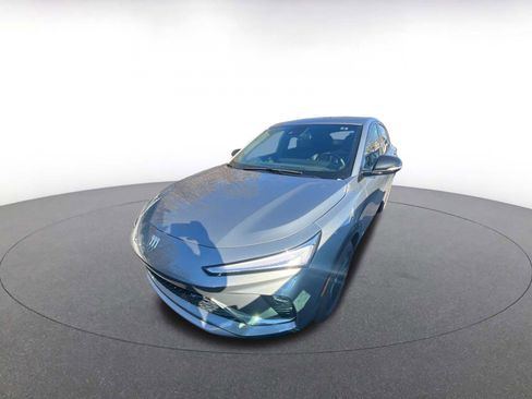 Used 2025 Buick Envista Sport Touring image 9
