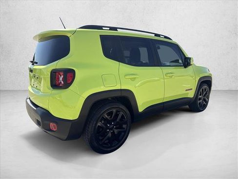 Used 2017 Jeep Renegade Altitude FWD image 5