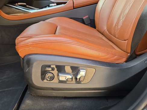 Used 2024 BMW X7 M60i w/ Executive Package image 17