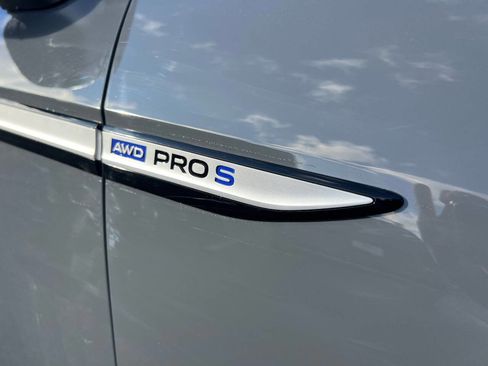 Used 2023 Volkswagen ID.4 Pro S Plus image 19