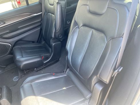 Certified 2021 Jeep Grand Cherokee L Limited RWD image 12