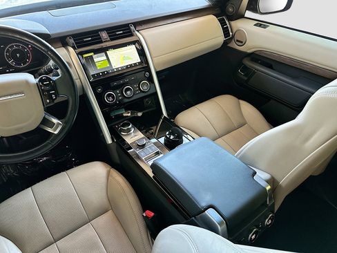 Used 2019 Land Rover Discovery HSE AWD/4WD image 25