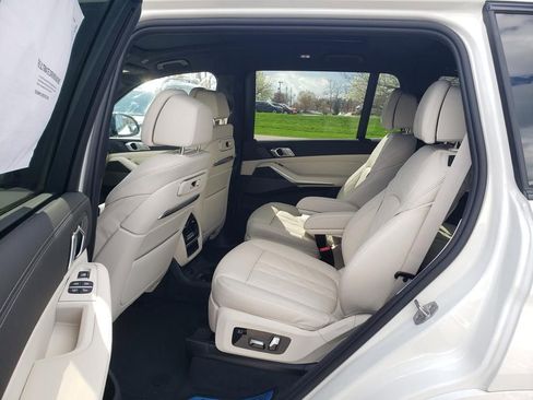 New 2026 BMW X7 xDrive40i w/ M Sport Package AWD/4WD image 7