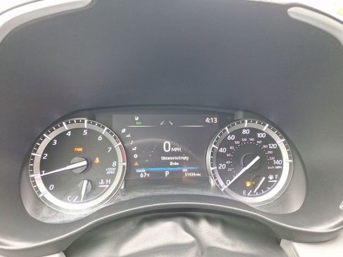 Used 2022 Toyota Highlander XLE FWD image 19
