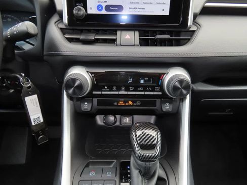 Used 2025 Toyota RAV4 LE AWD/4WD image 18