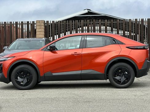 New 2026 Subaru Uncharted Premium FWD image 7