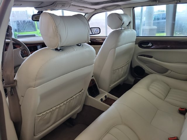 Used 2000 Jaguar XJ8 RWD image 13