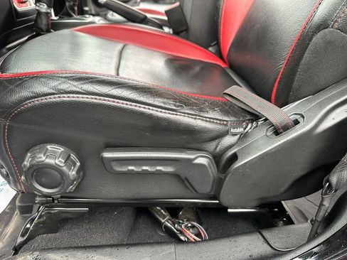 Used 2021 Jeep Wrangler Unlimited Rubicon AWD/4WD image 30
