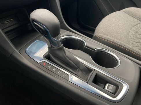 Used 2024 Chevrolet Equinox LT FWD image 26