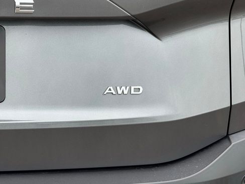 Used 2023 Nissan Rogue S image 35