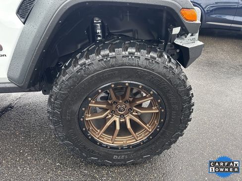 Used 2025 Jeep Gladiator Rubicon w/ Convenience Group image 9