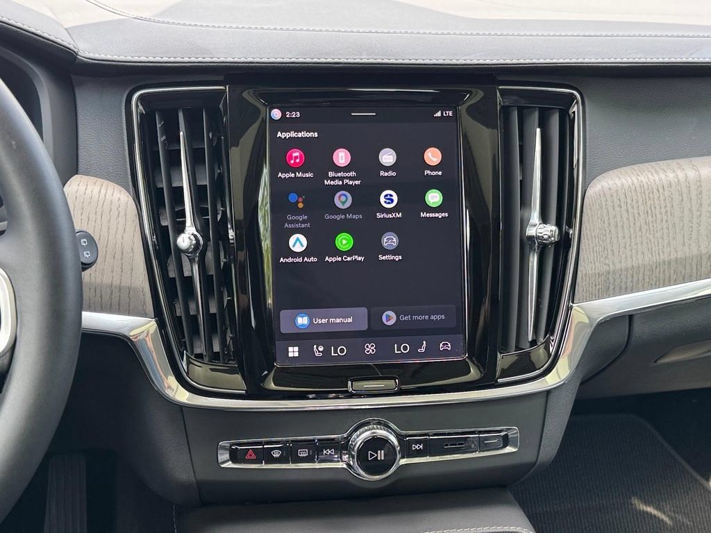 Certified 2025 Volvo V90 B6 Cross Country Ultra AWD/4WD image 13