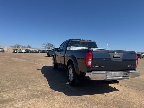 Used 2016 Nissan Frontier SV image 19