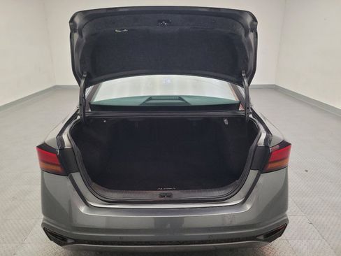 Used 2024 Nissan Altima 2.5 SV FWD image 29