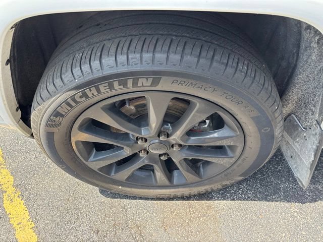 Used 2019 Jeep Grand Cherokee Altitude AWD/4WD image 24