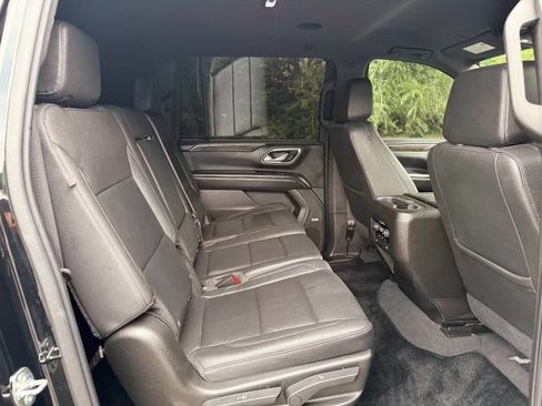 Used 2021 Chevrolet Suburban LT AWD/4WD image 29