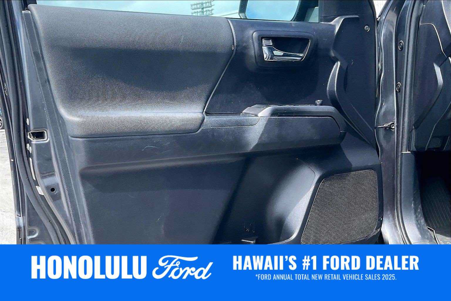 Used 2020 Toyota Tacoma TRD Off-Road AWD/4WD image 27
