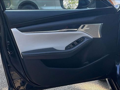 Used 2020 MAZDA MAZDA3 AWD Hatchback w/ Preferred Pkg image 9