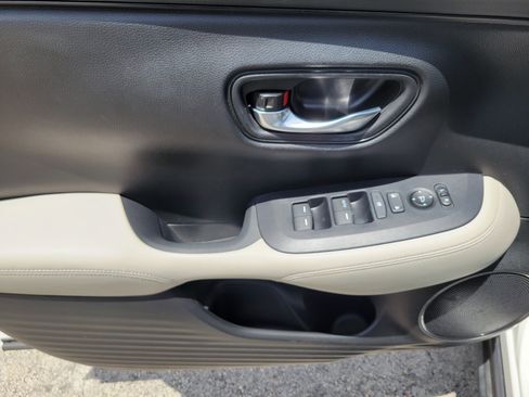 Certified 2024 Honda HR-V LX image 12
