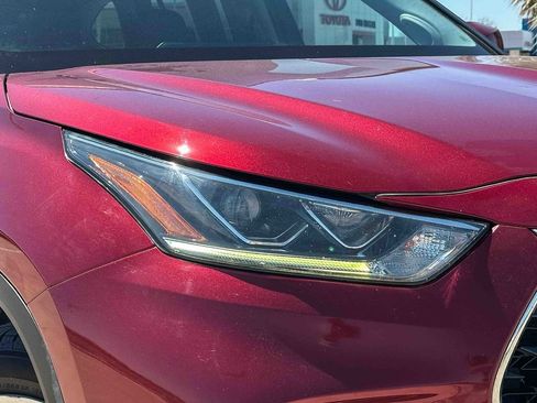 Used 2020 Toyota Highlander Limited image 10