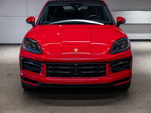 Certified 2024 Porsche Cayenne S AWD/4WD image 12