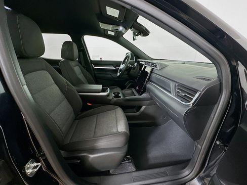 Used 2025 GMC Terrain Elevation image 30