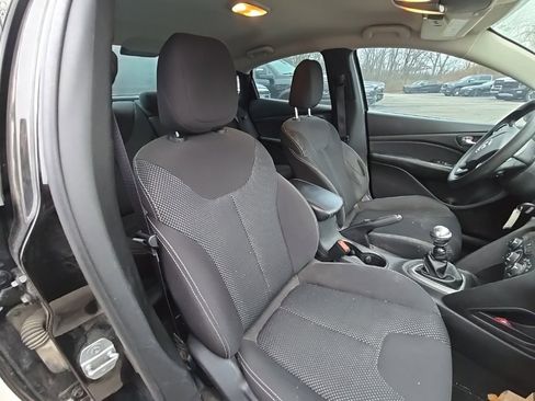Used 2015 Dodge Dart SXT image 17