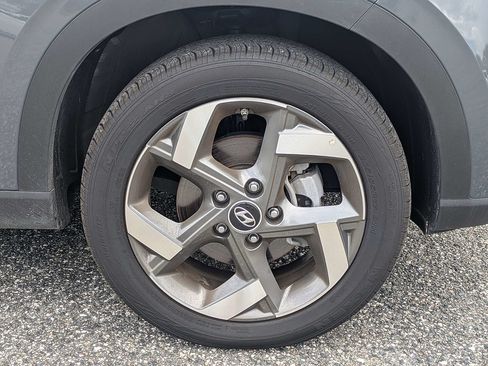 Used 2025 Hyundai Venue SEL FWD image 11