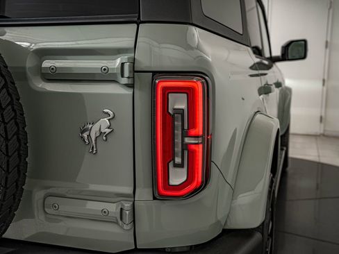 Used 2024 Ford Bronco Outer Banks AWD/4WD image 16
