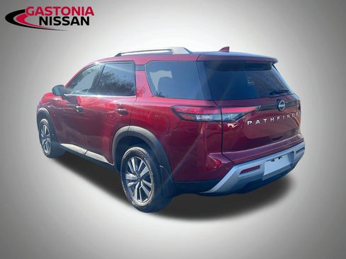 Used 2024 Nissan Pathfinder SL image 6