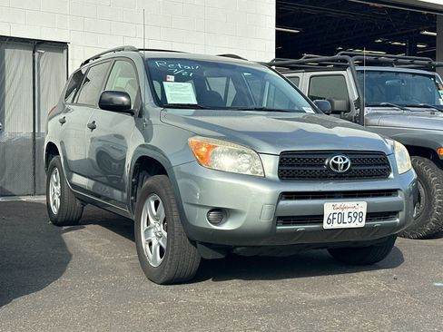 Used 2008 Toyota RAV4 2WD w/ 3rd Row image 2