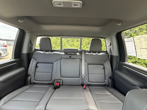 New 2026 GMC Sierra 2500 SLT w/ SLT Premium Package AWD/4WD image 3