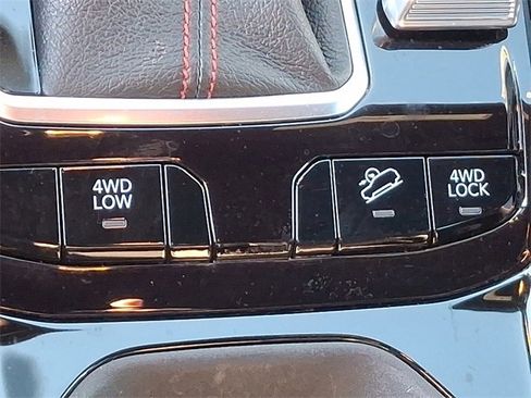 Used 2024 Jeep Compass Trailhawk w/ Trailhawk Elite Group image 26