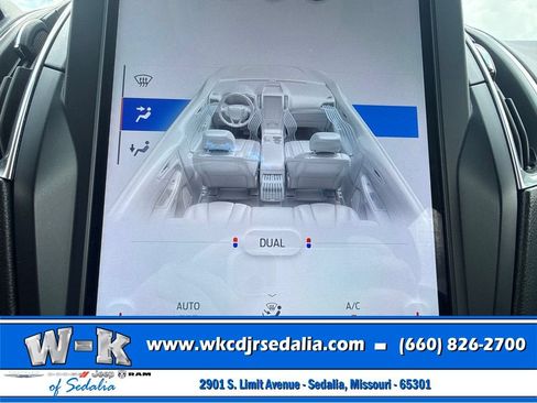 Used 2024 Ford Edge Titanium AWD/4WD image 49