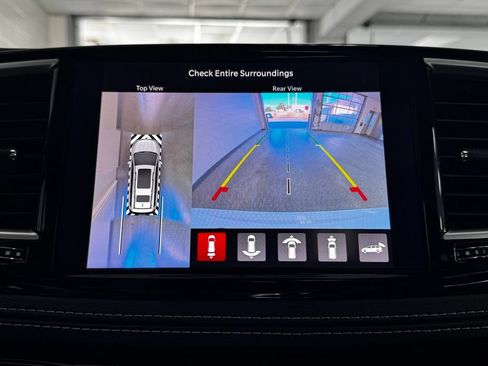 Certified 2023 Chrysler Pacifica Limited w/ Uconnect Theater Family Group FWD image 22